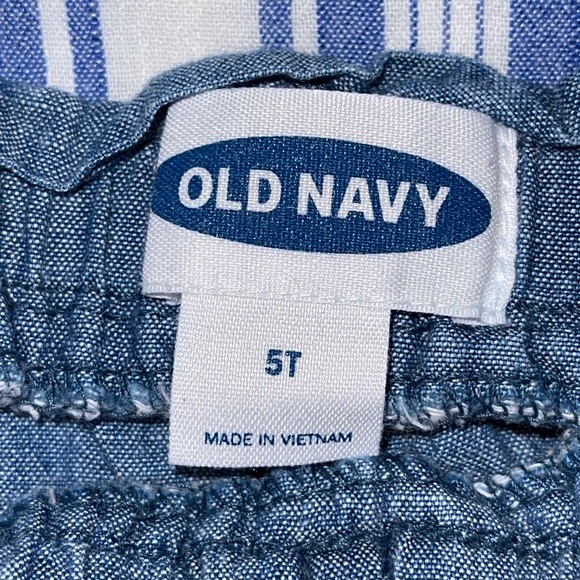 Old Navy 5T chambray shorts & top set - Picture 4 of 4